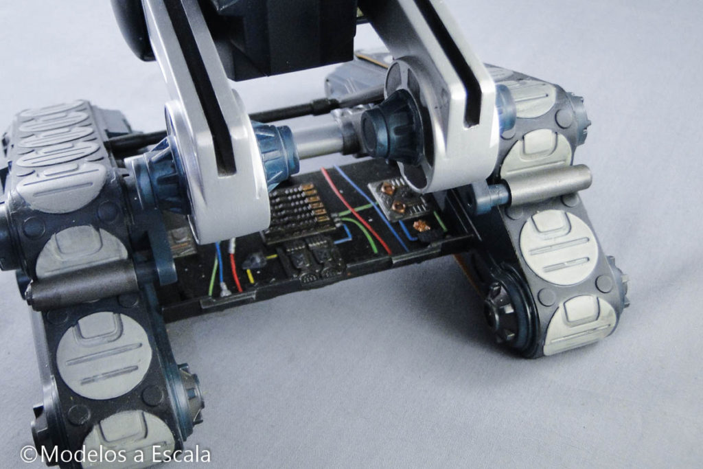 modelos a escala newRobot-10-1024x683 Lost in Space: New Robot  